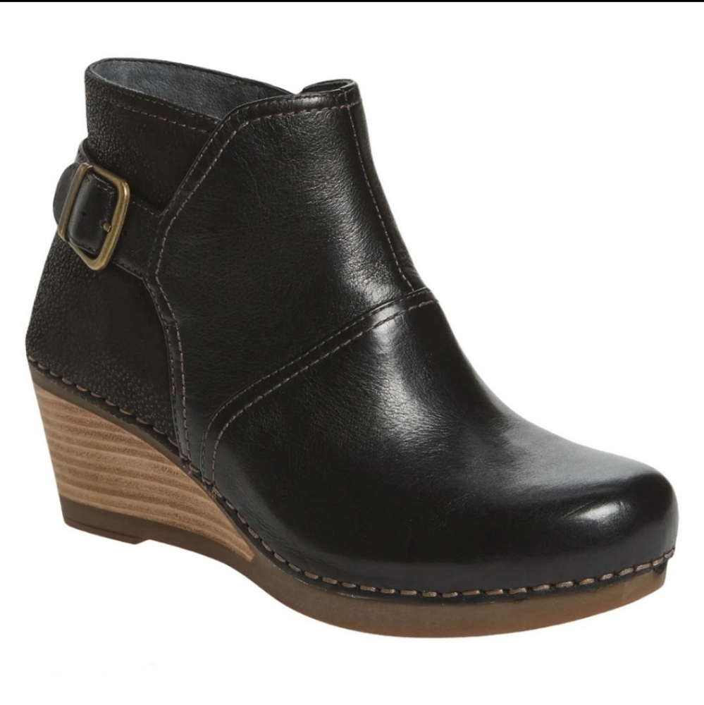 Dansko Shirley side zip buckle wedge bootie 39